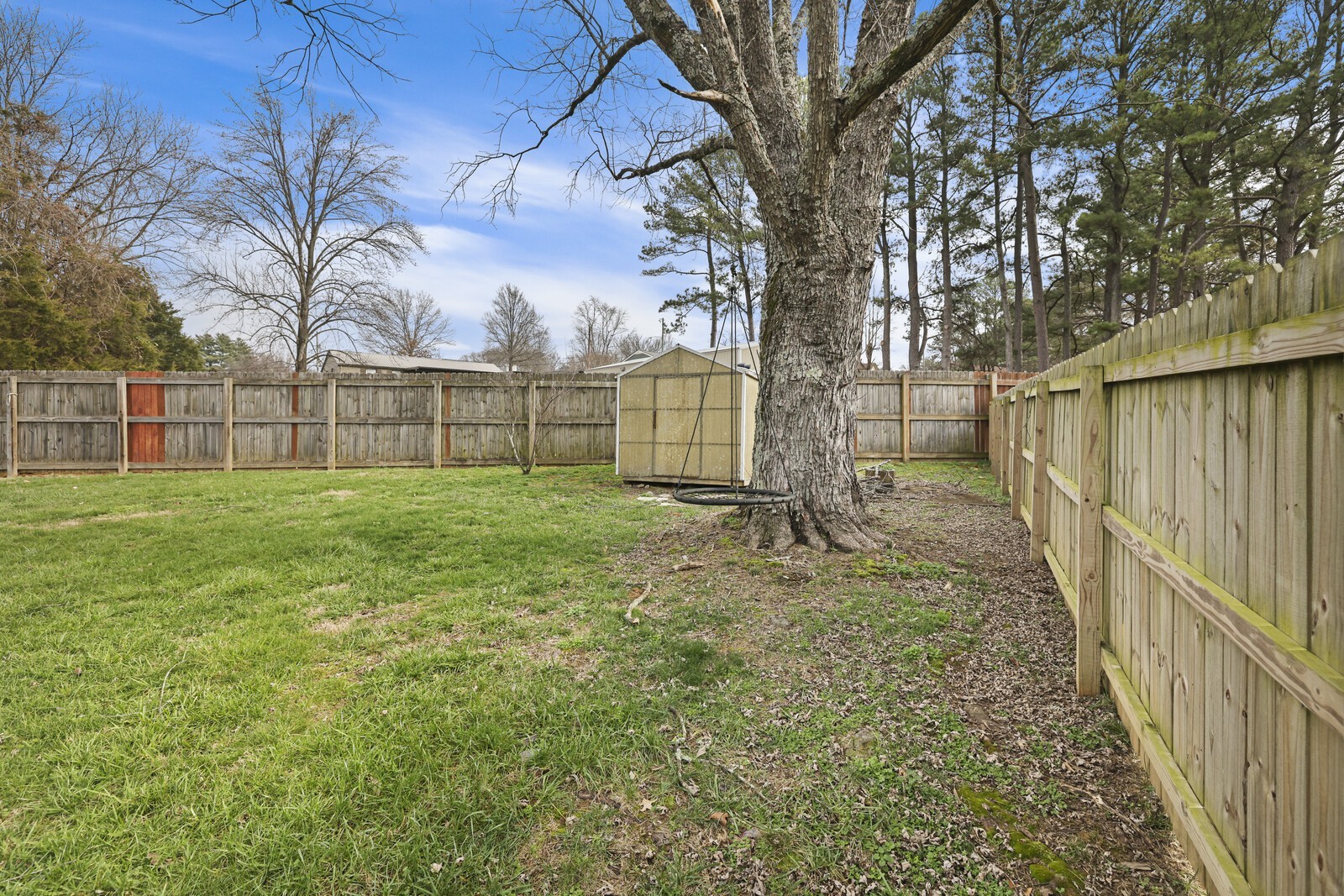 3826 E Ridge Dr