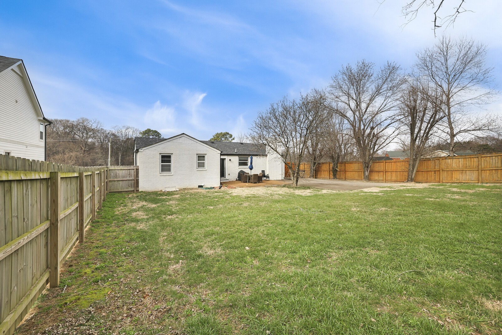 3826 E Ridge Dr