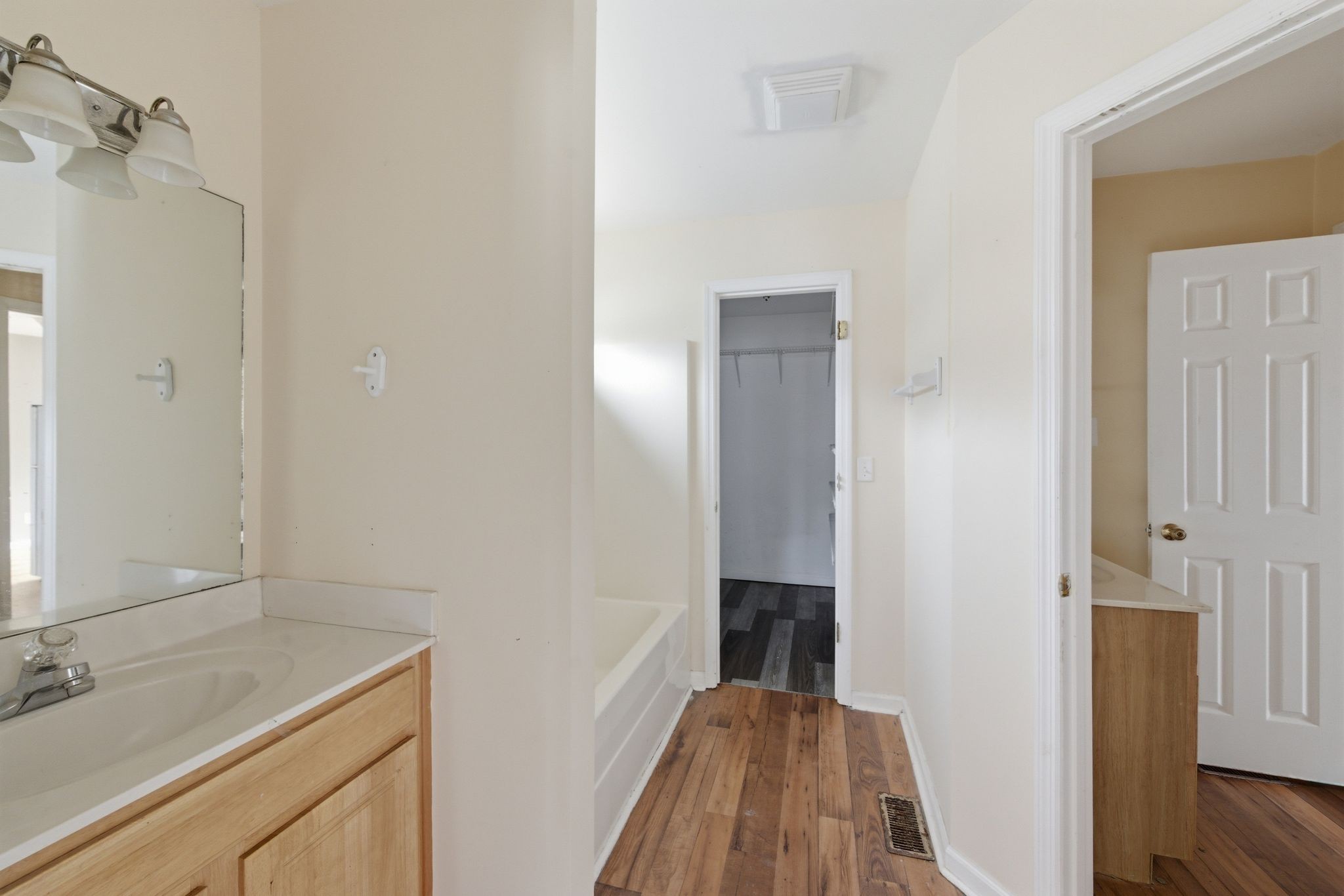 3329 Moorewood Dr Unit: A