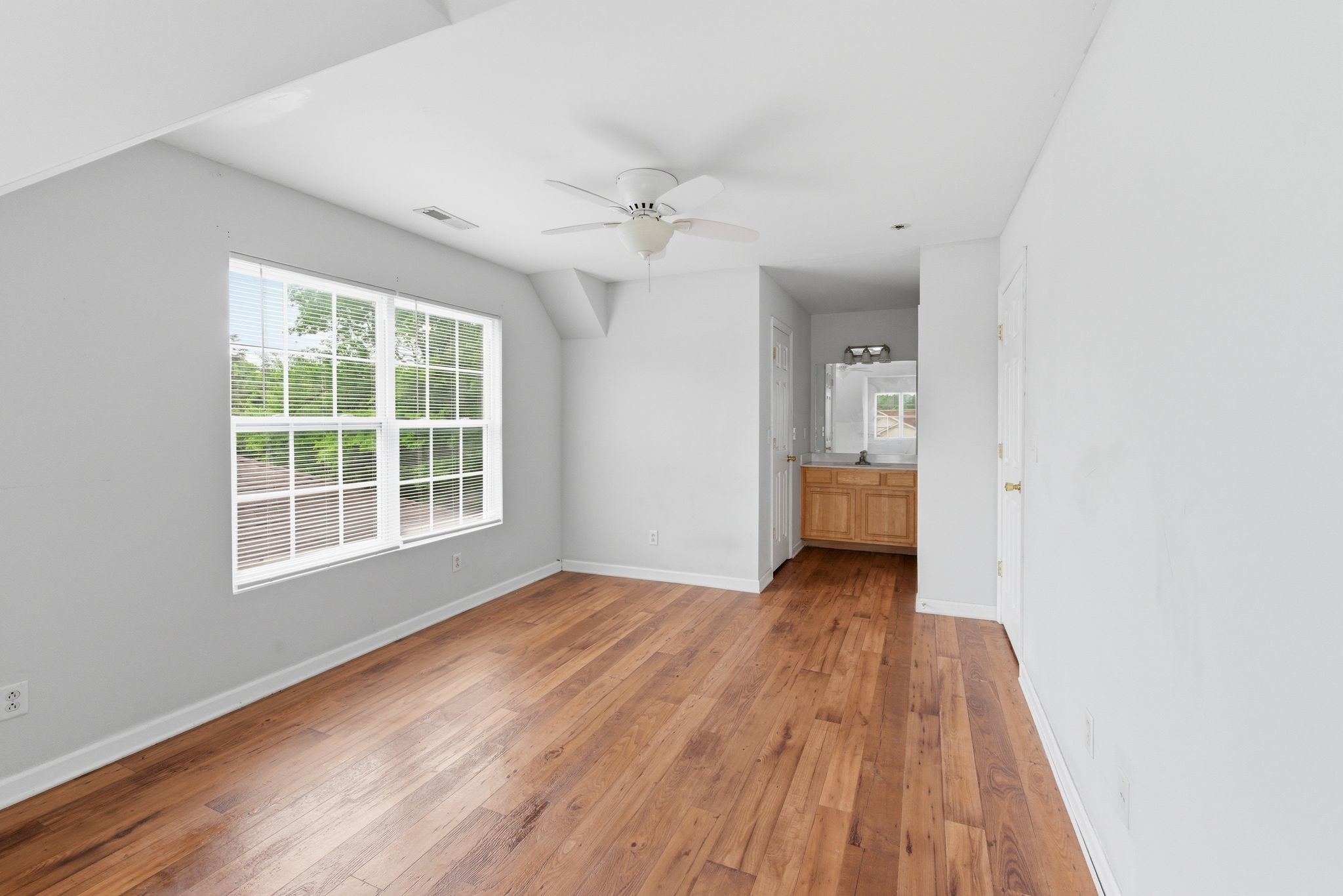 3329 Moorewood Dr Unit: A