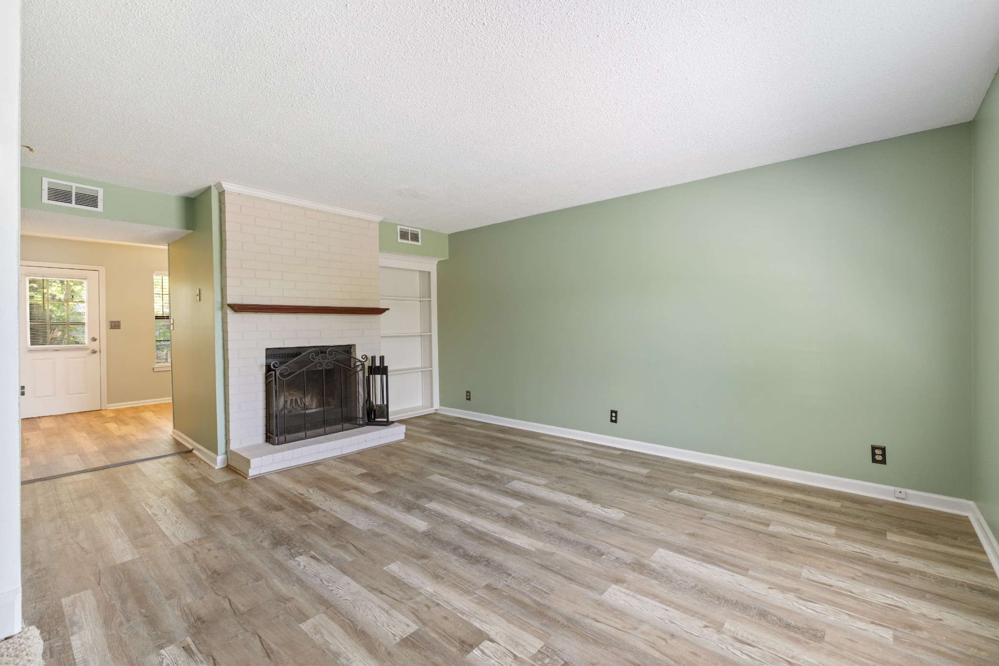 205 Edgewood Dr