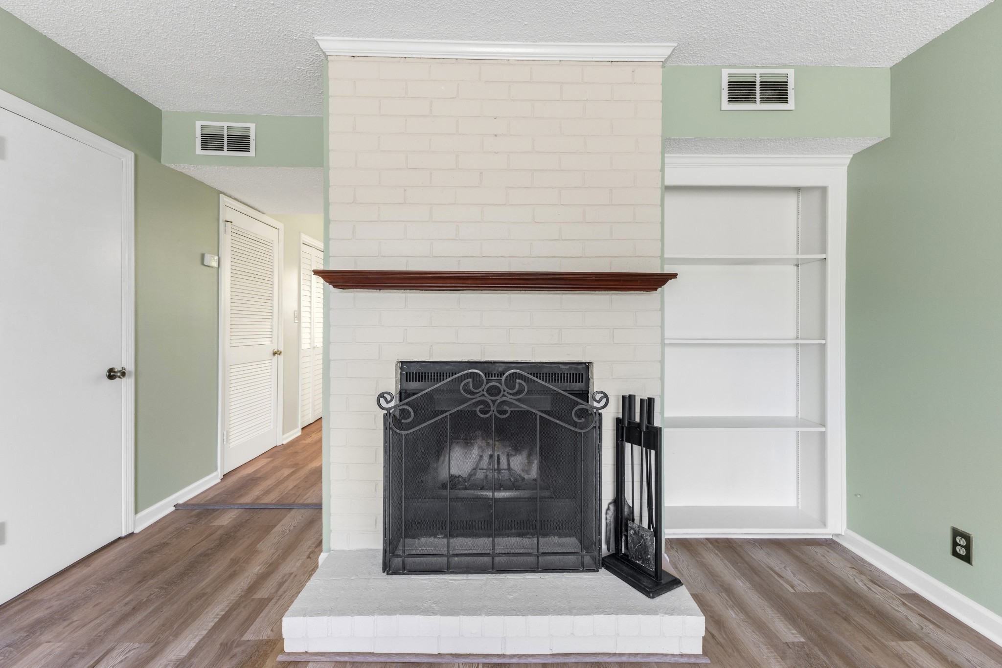 205 Edgewood Dr
