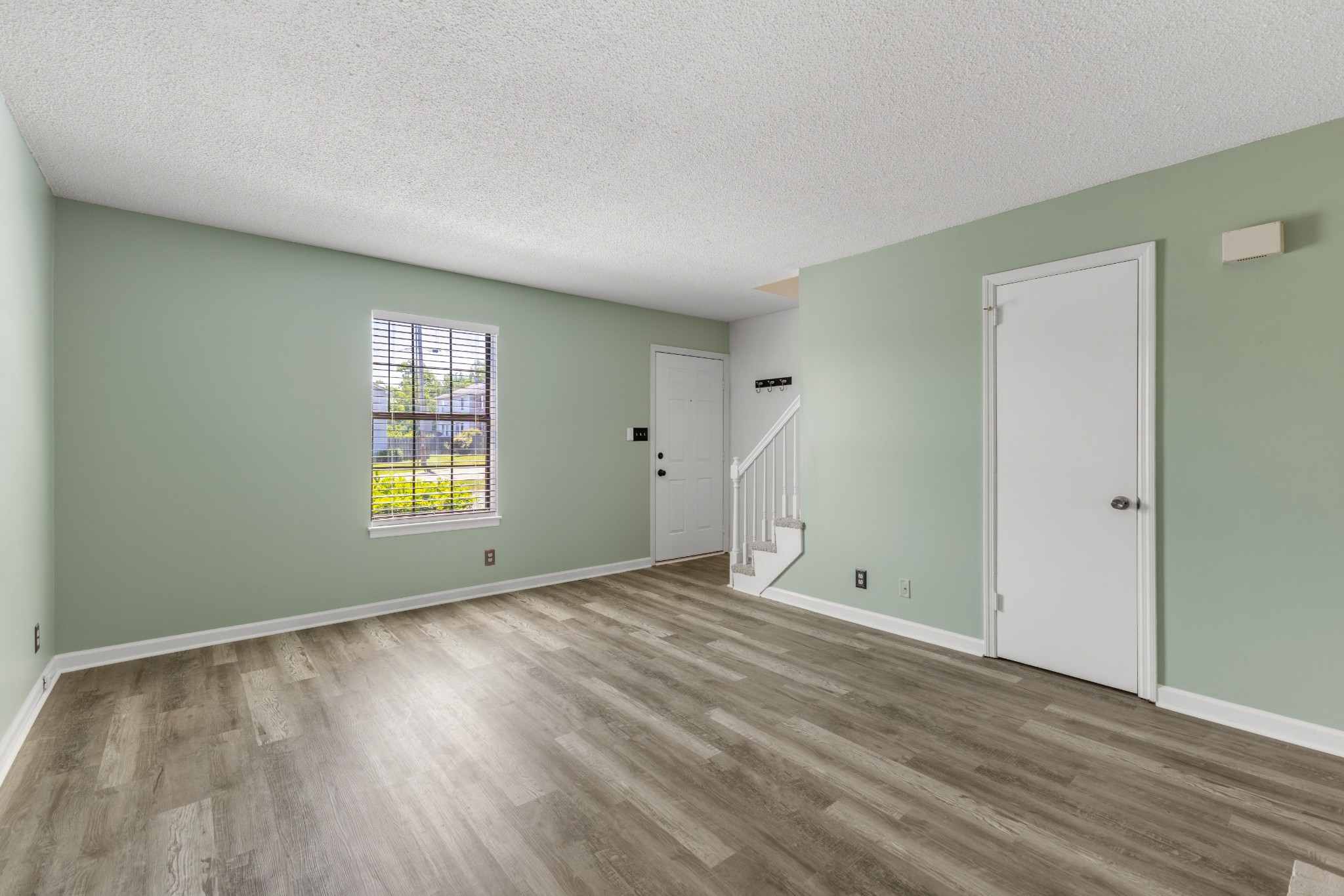 205 Edgewood Dr