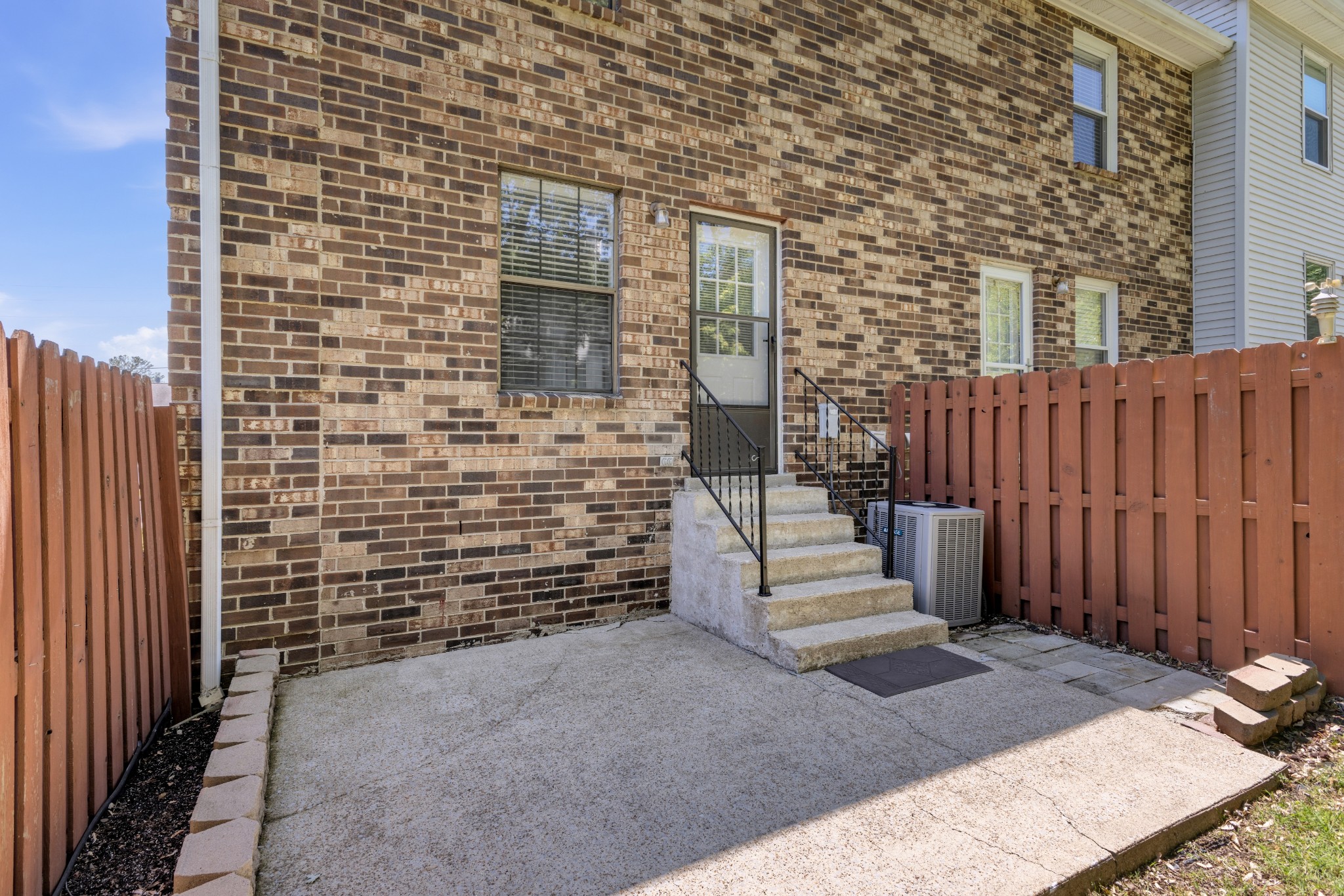 205 Edgewood Dr
