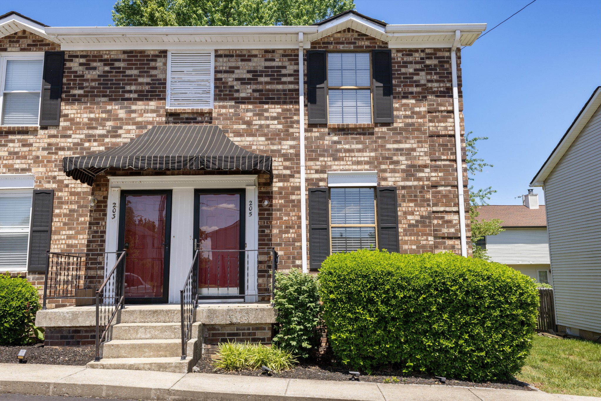 205 Edgewood Dr