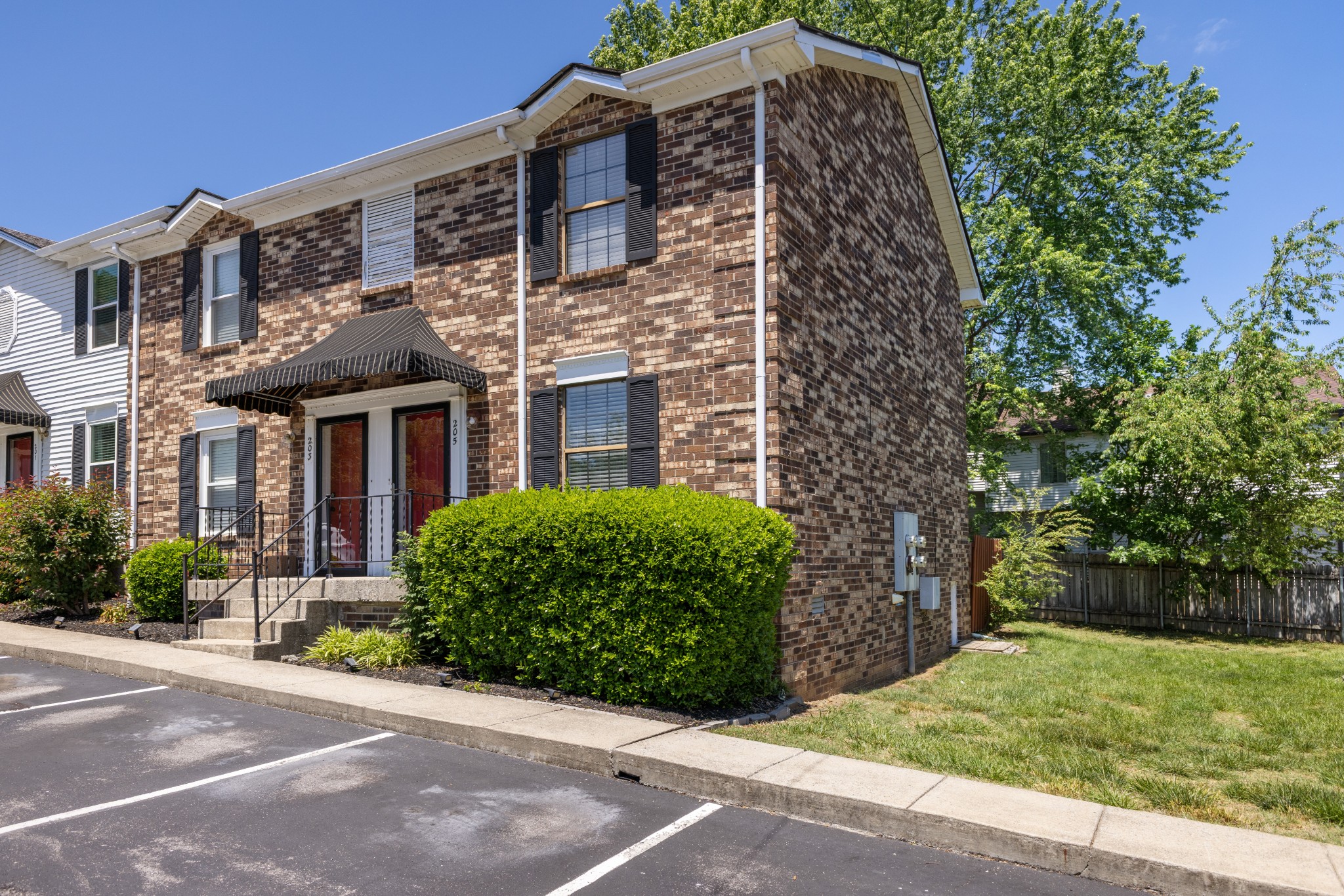 205 Edgewood Dr