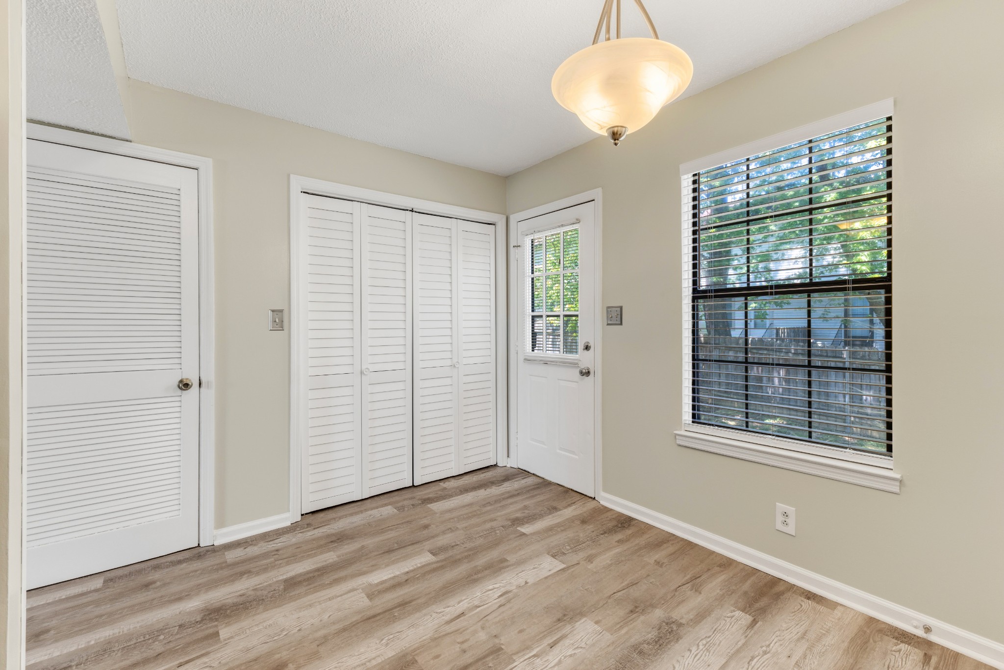 205 Edgewood Dr