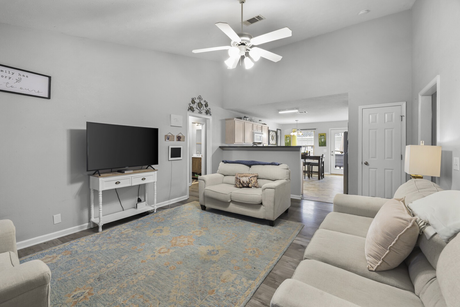 1500 Brookchase Ct