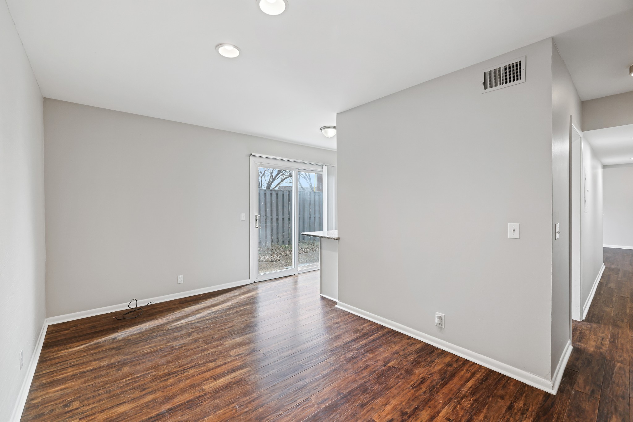 1900 Richard Jones Rd Unit: V10