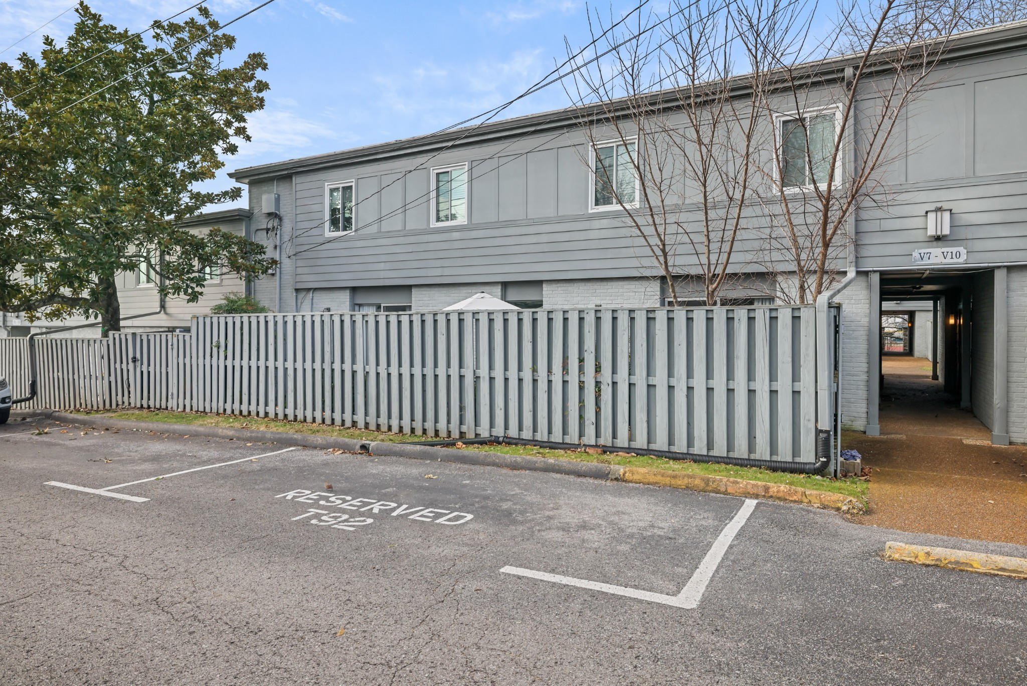 1900 Richard Jones Rd Unit: V10