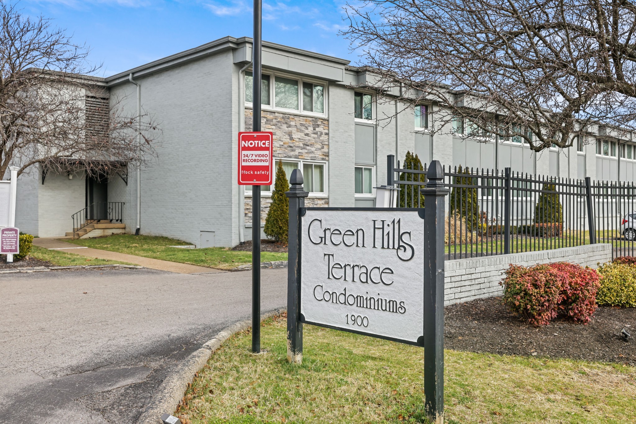 1900 Richard Jones Rd Unit: V10
