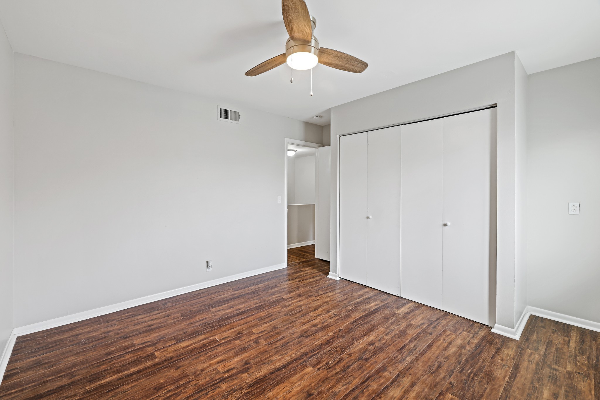 1900 Richard Jones Rd Unit: V10