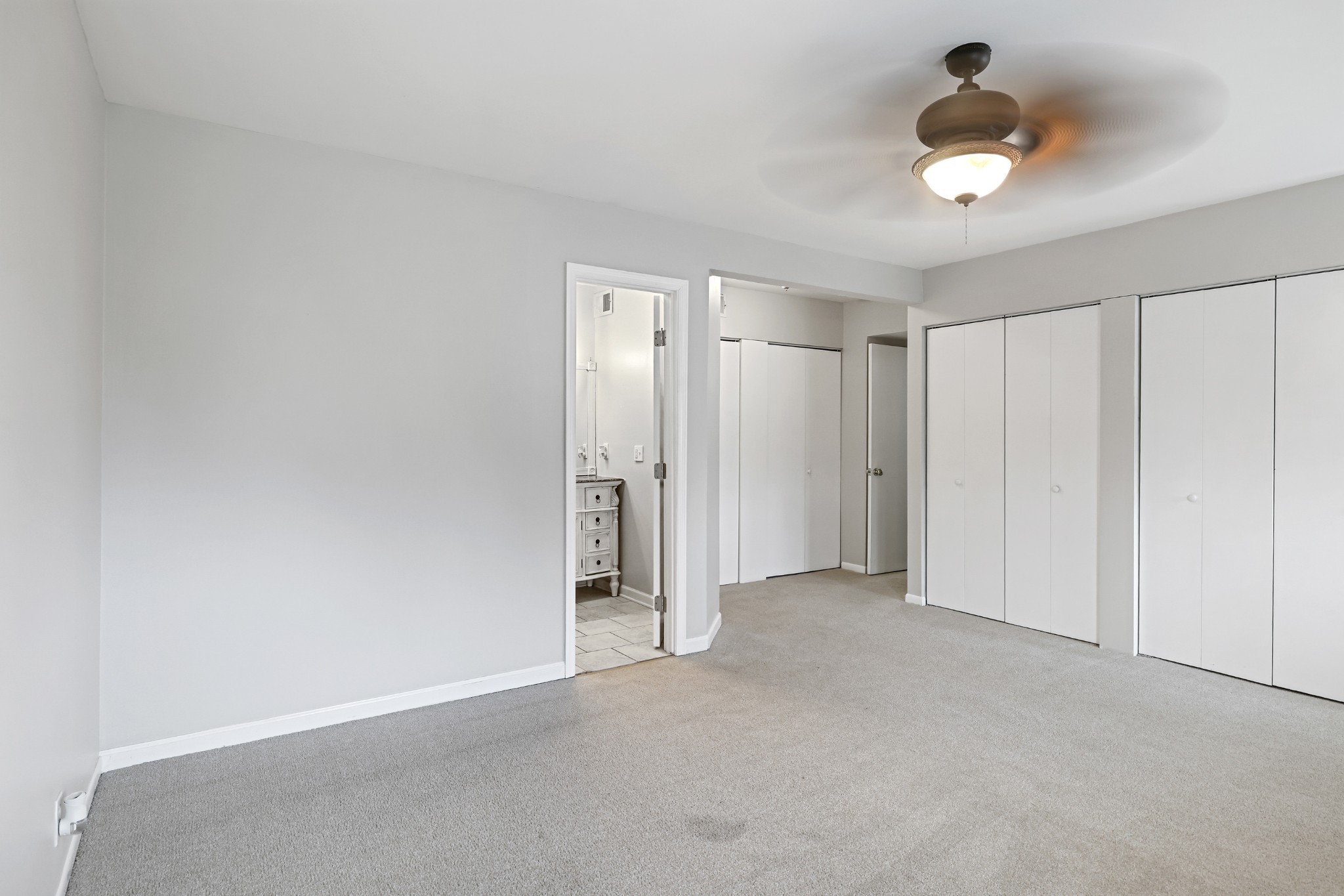 1900 Richard Jones Rd Unit: V10