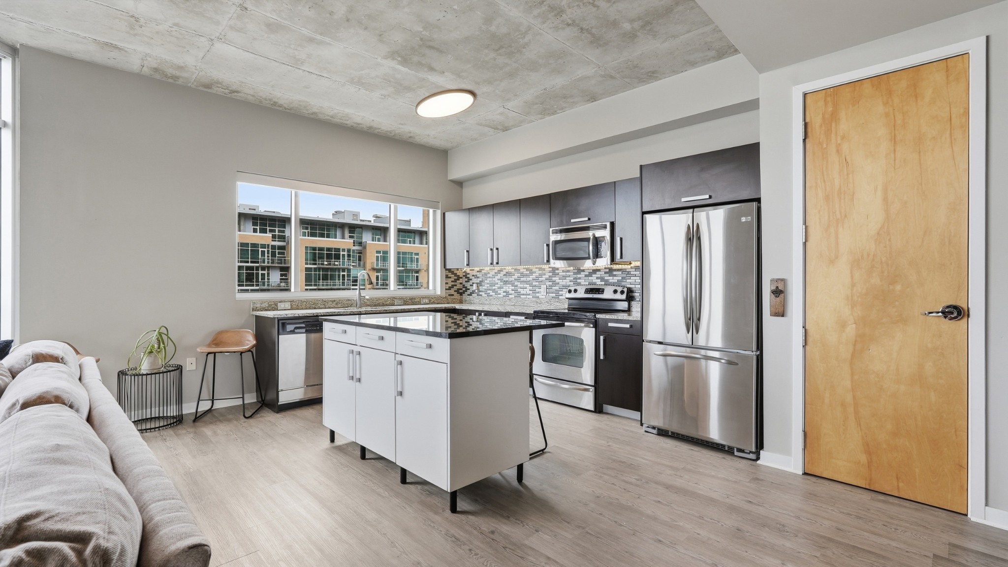 600 12th Ave, S Unit: 1714