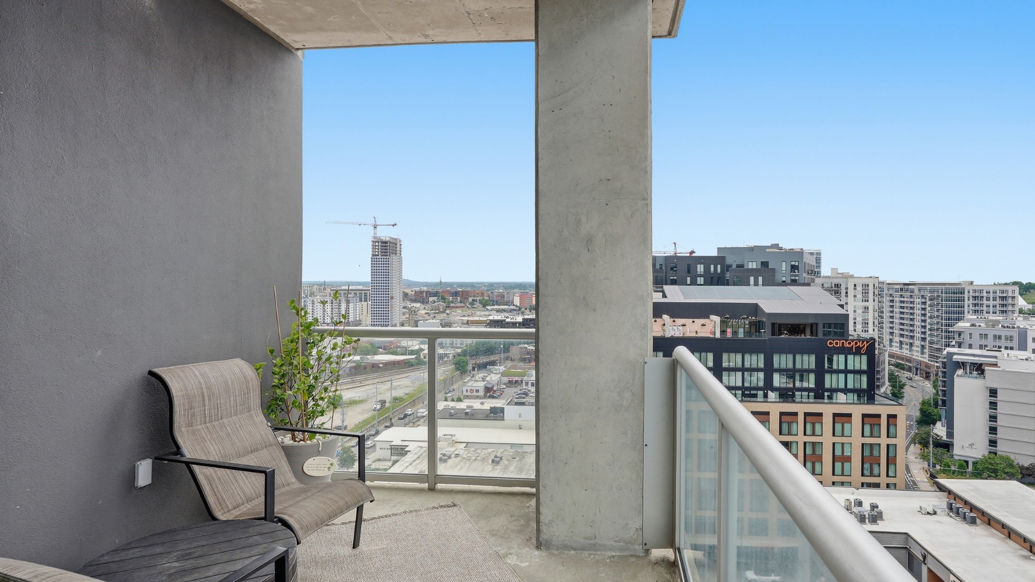 600 12th Ave, S Unit: 1714