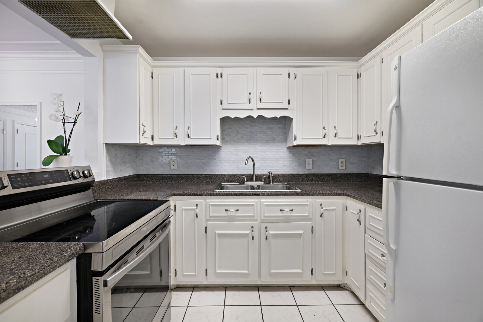 3210 Orleans Dr Unit: 8