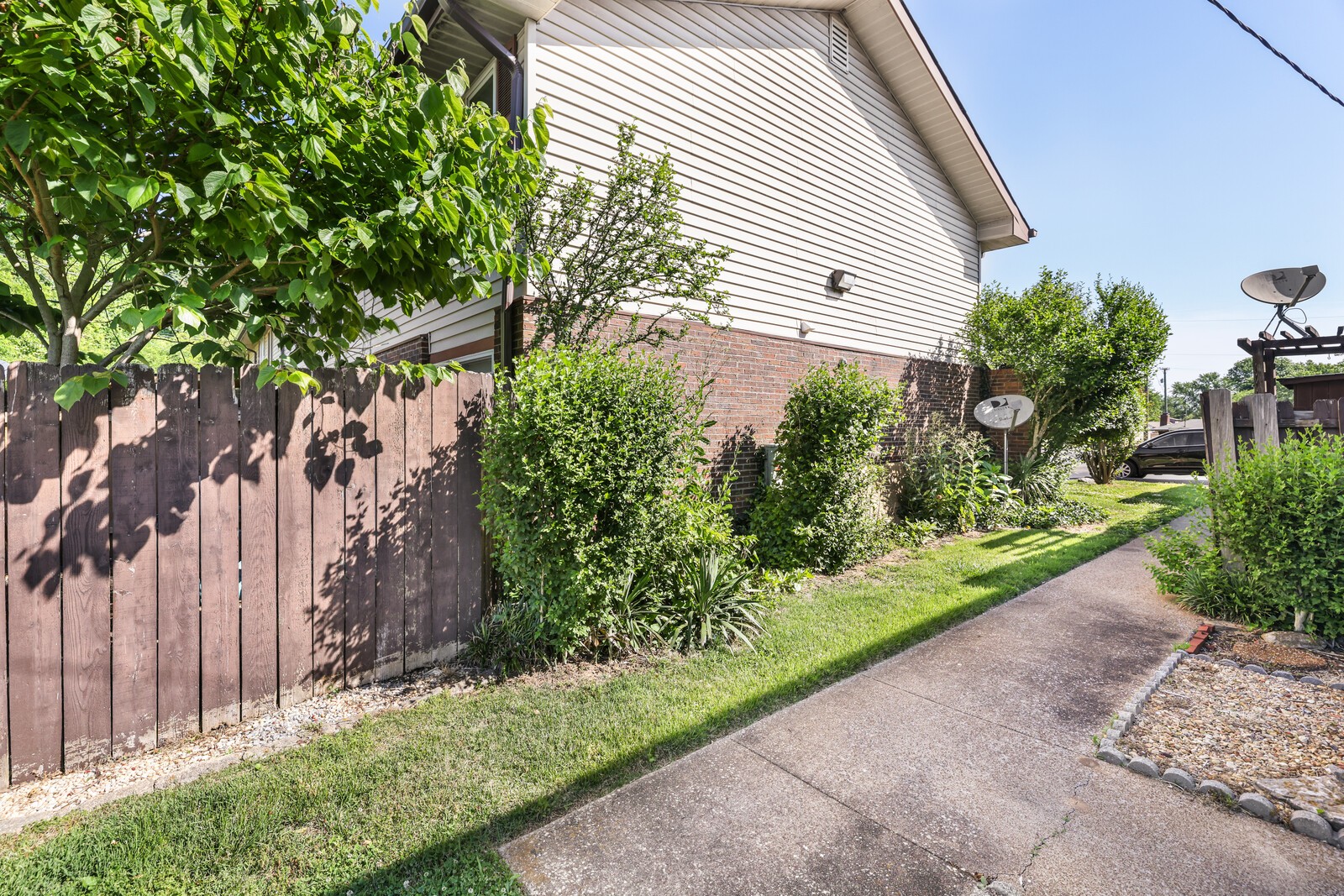 500 Paragon Mills Rd Unit: B1