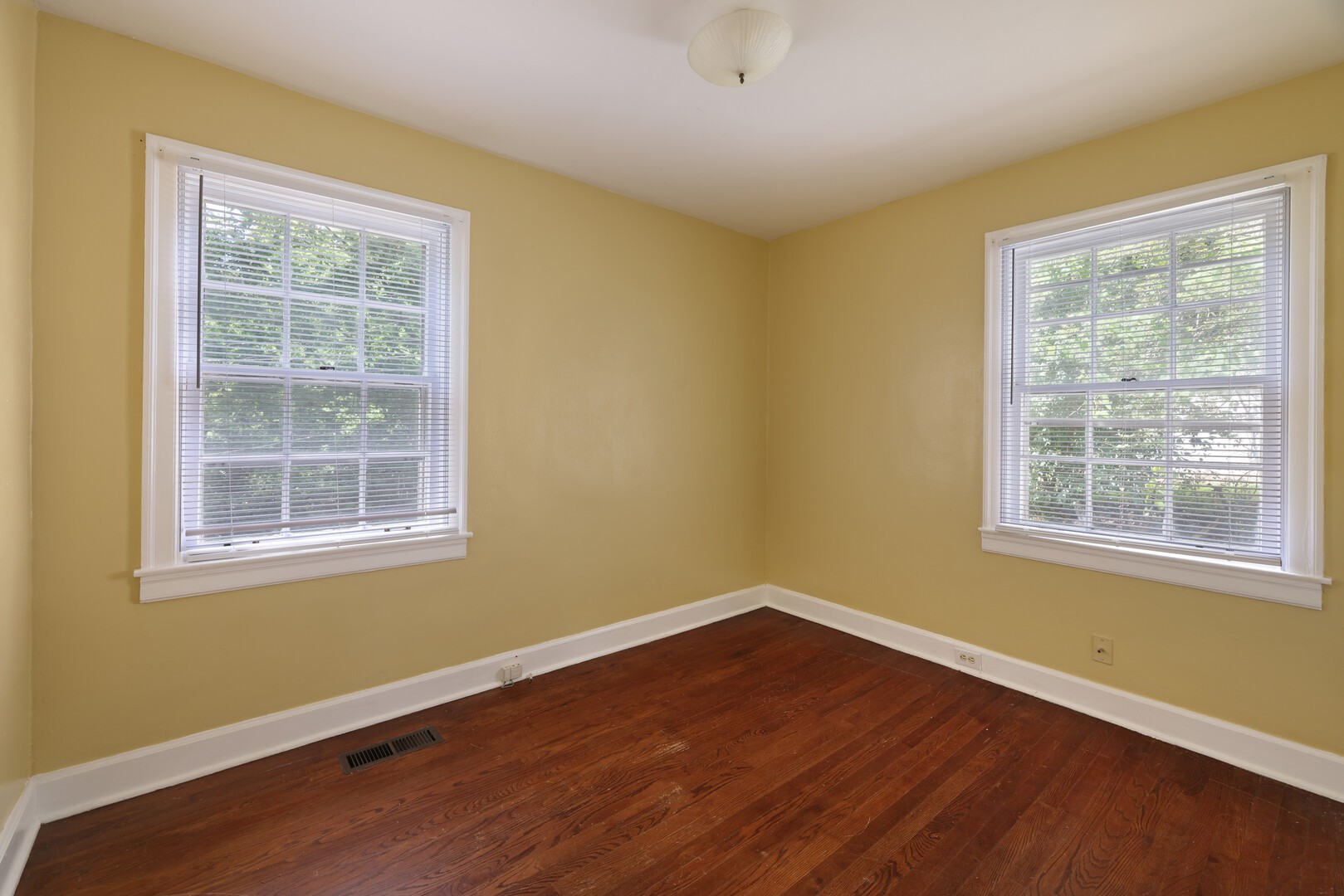 156 Delmar Dr