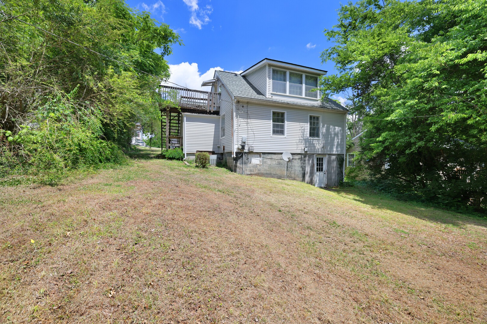 156 Delmar Dr