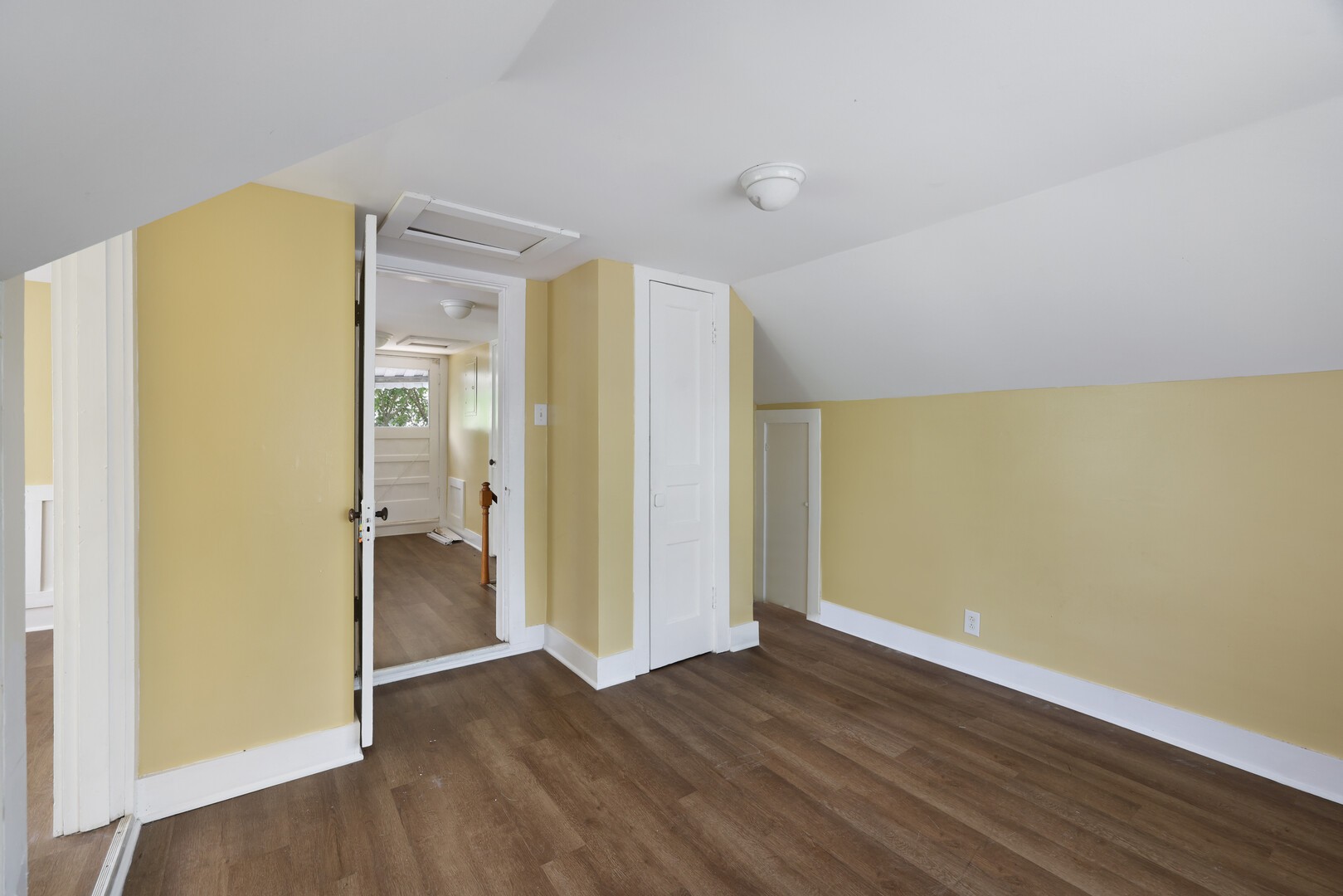 156 Delmar Dr