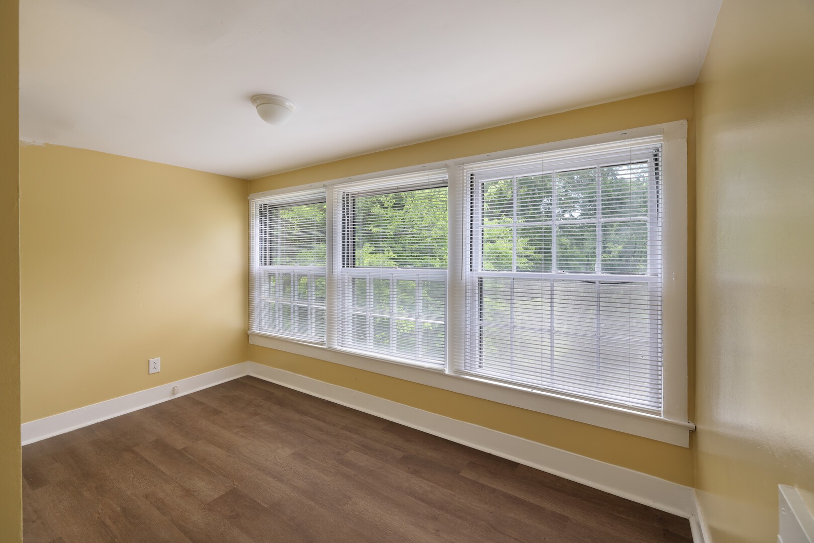 156 Delmar Dr