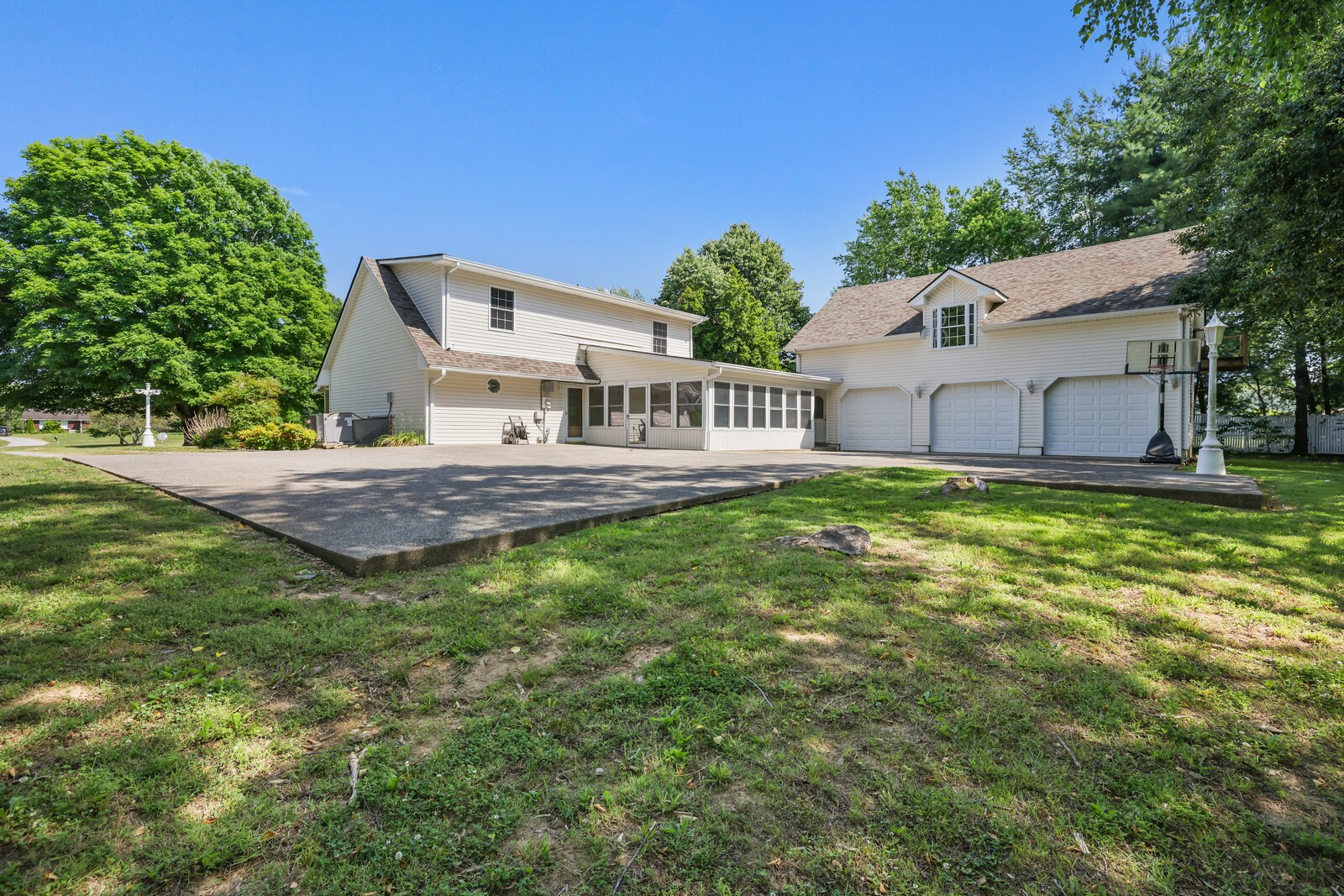 1138 Shahan Rd