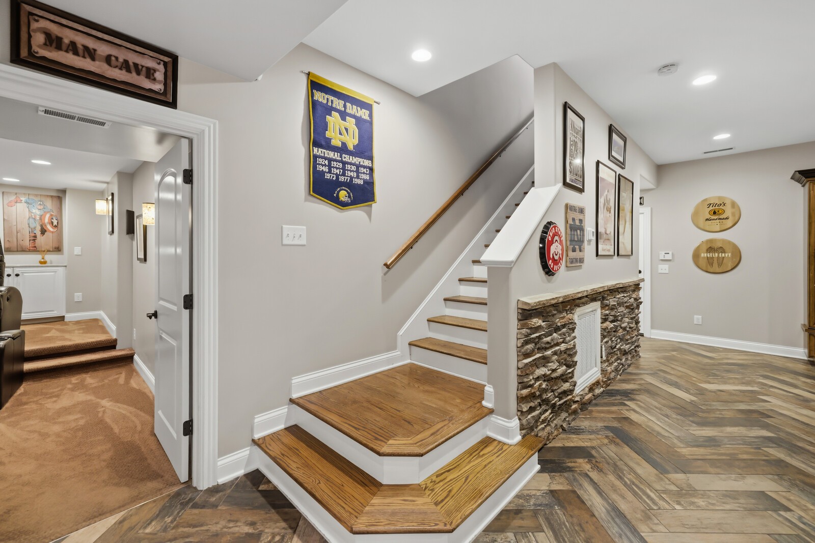 1500 Adventure Ct
