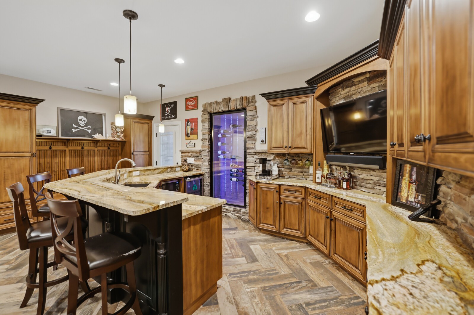1500 Adventure Ct