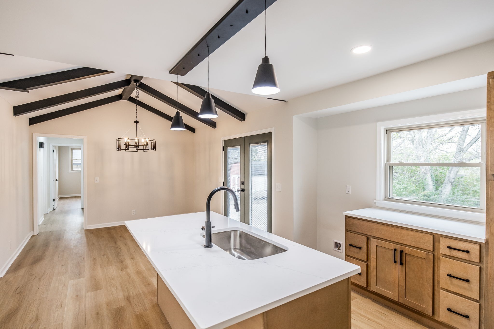 318 Donna Dr