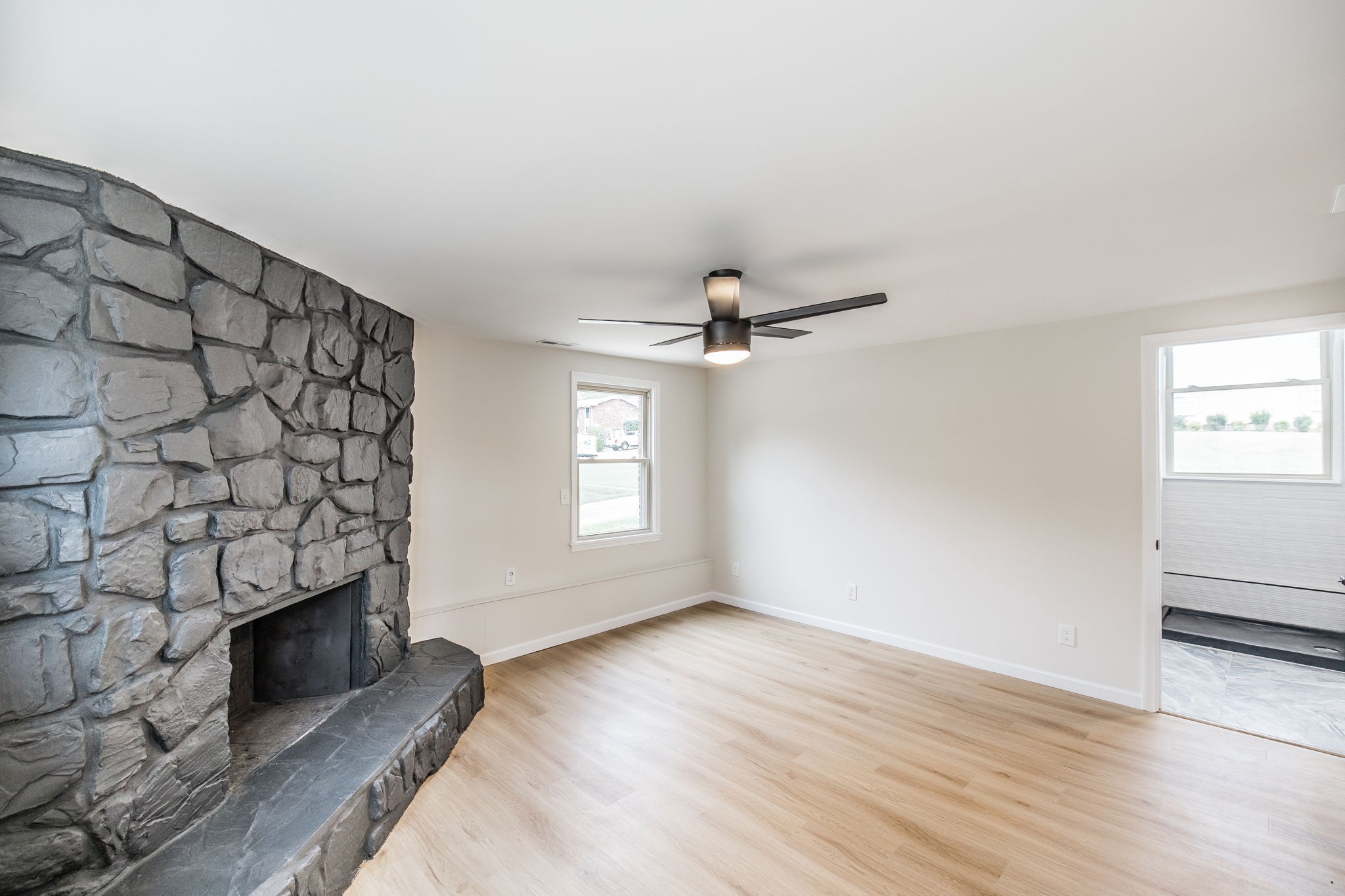 318 Donna Dr