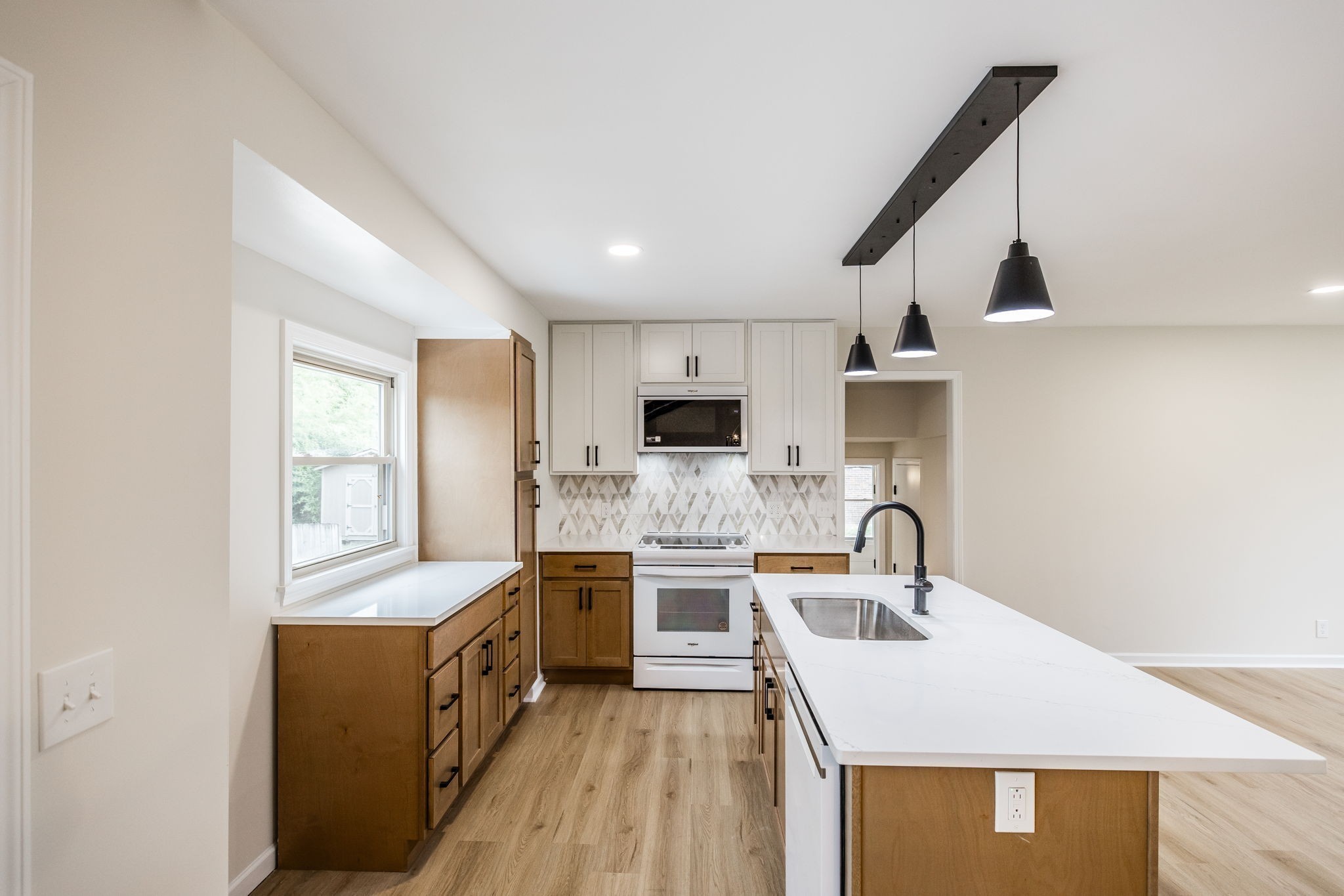 318 Donna Dr