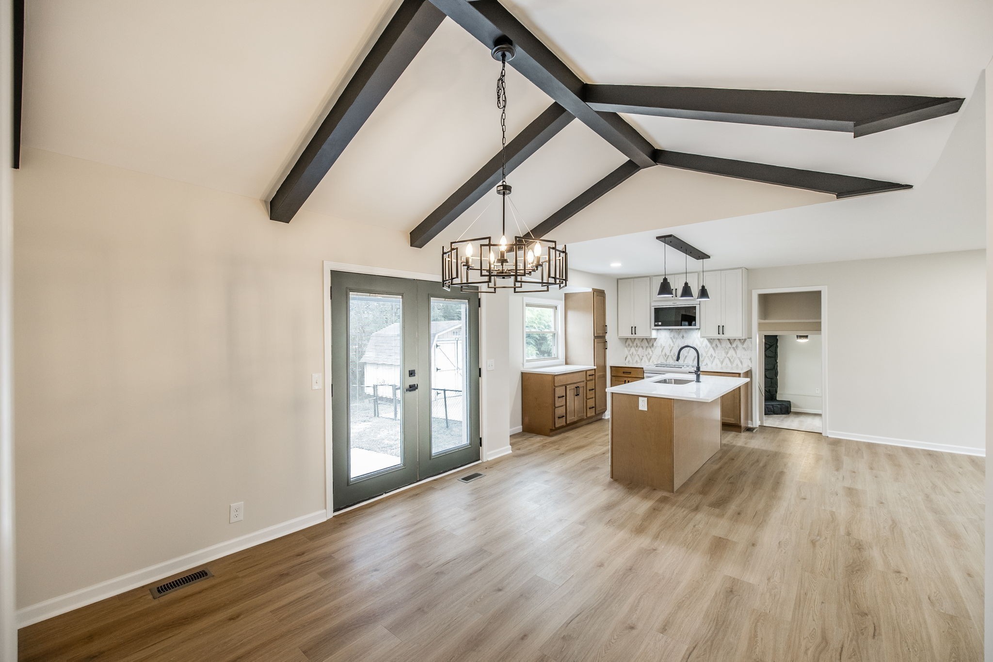 318 Donna Dr