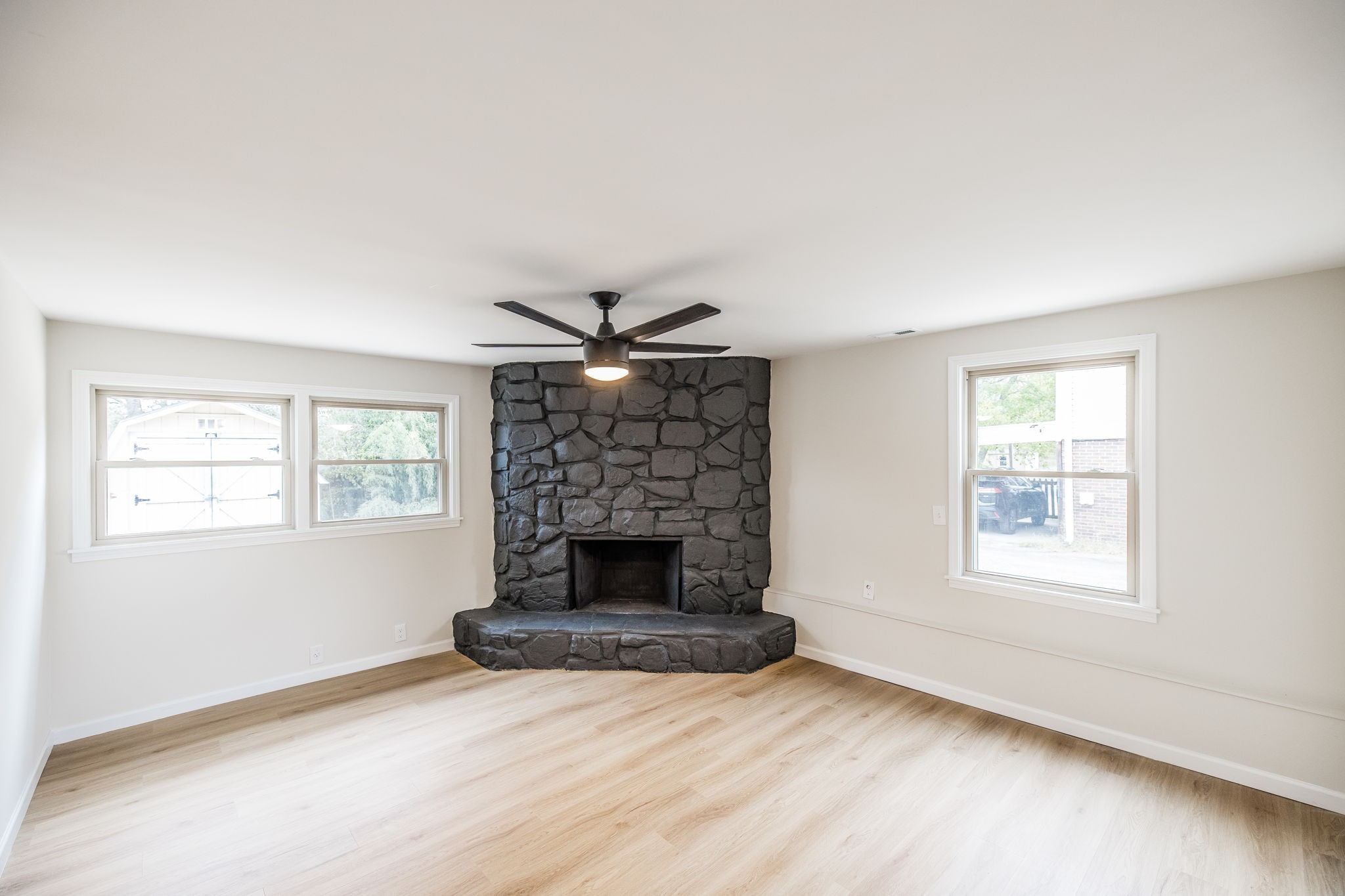 318 Donna Dr
