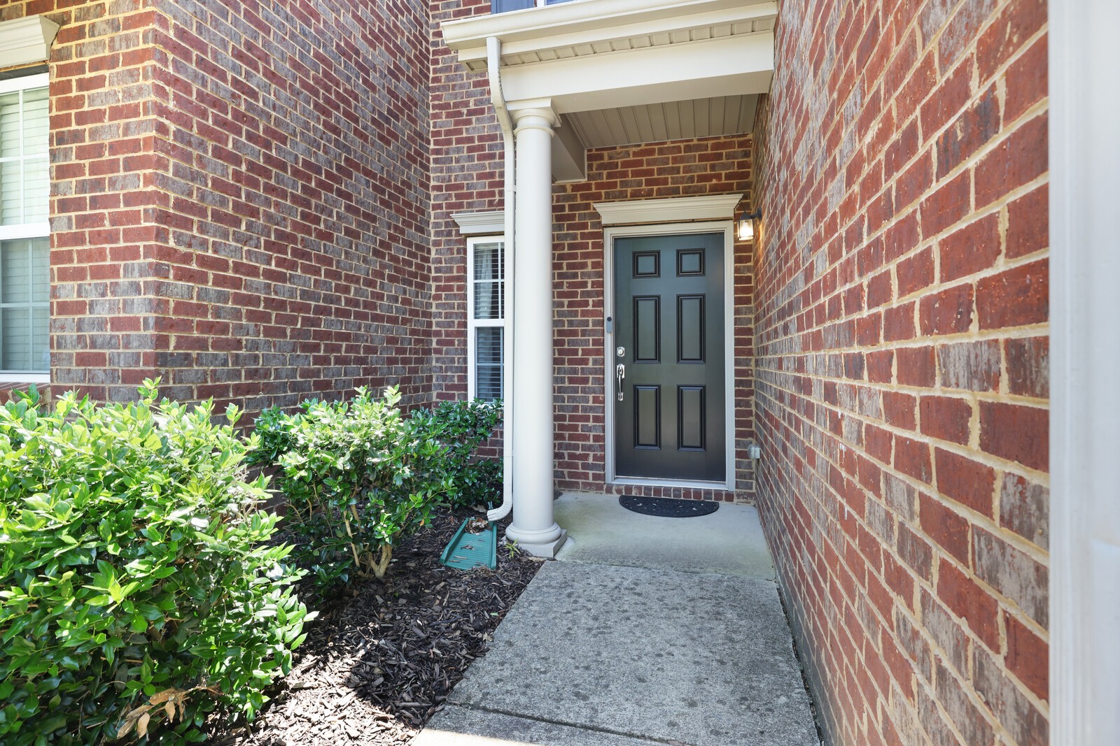 1028 Ashmore Dr