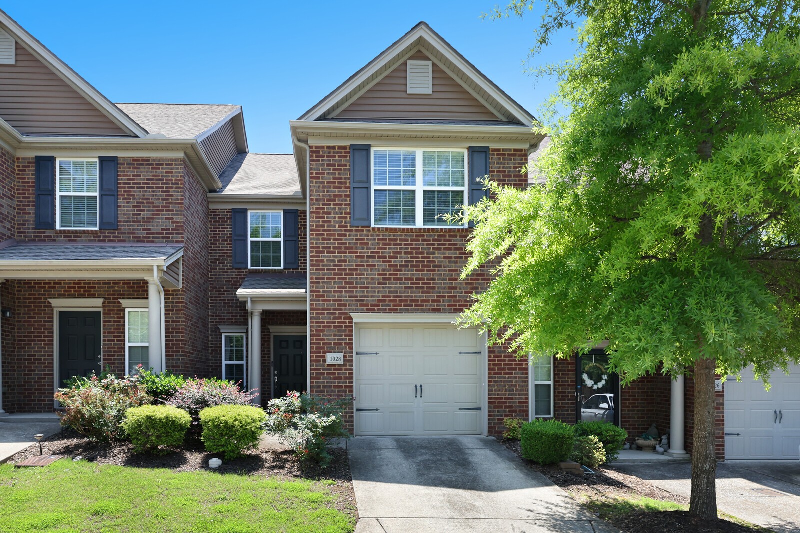 1028 Ashmore Dr