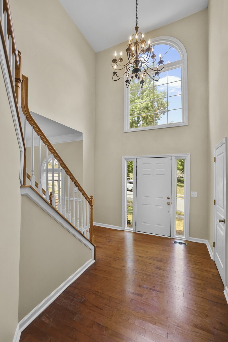 1301 Buckingham Cir