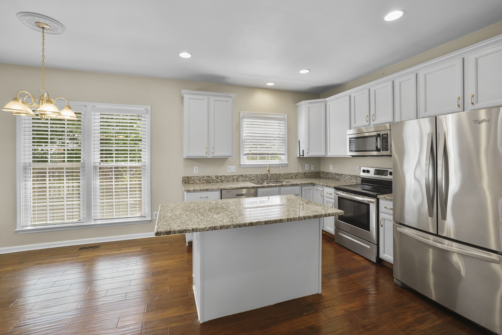 1301 Buckingham Cir