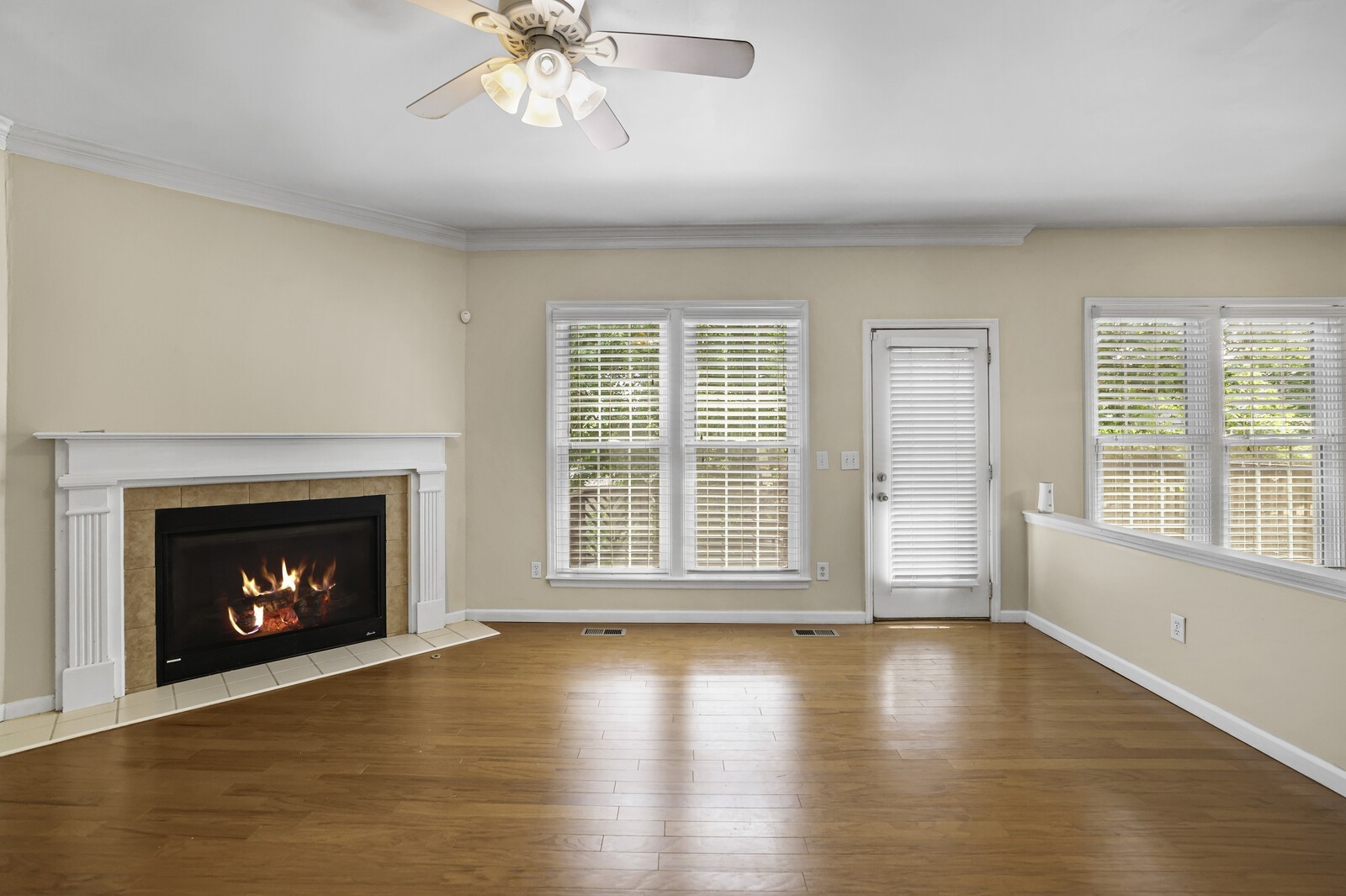 1301 Buckingham Cir