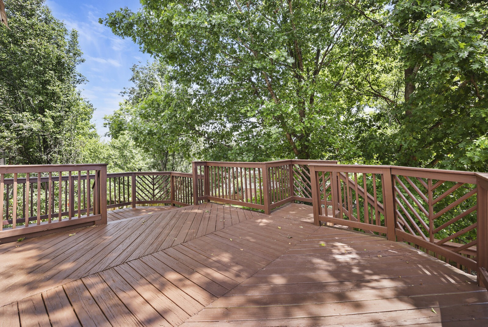 1301 Buckingham Cir