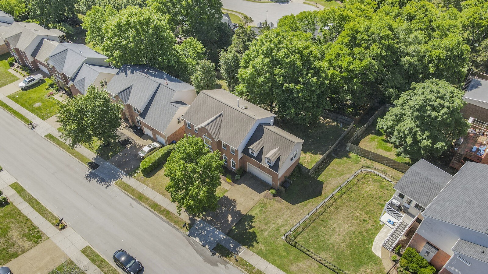 1301 Buckingham Cir