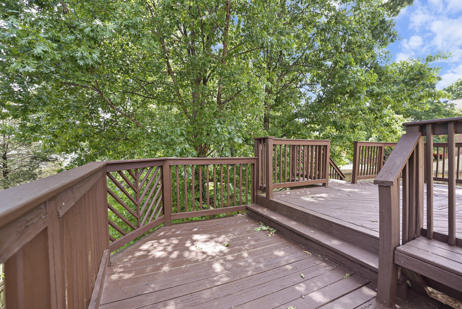 1301 Buckingham Cir