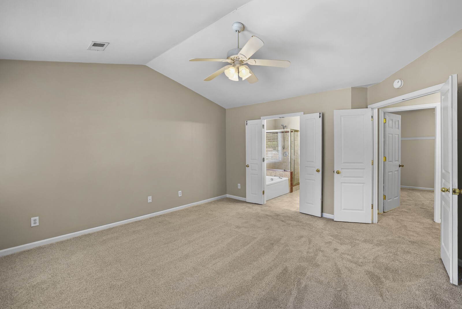 1301 Buckingham Cir
