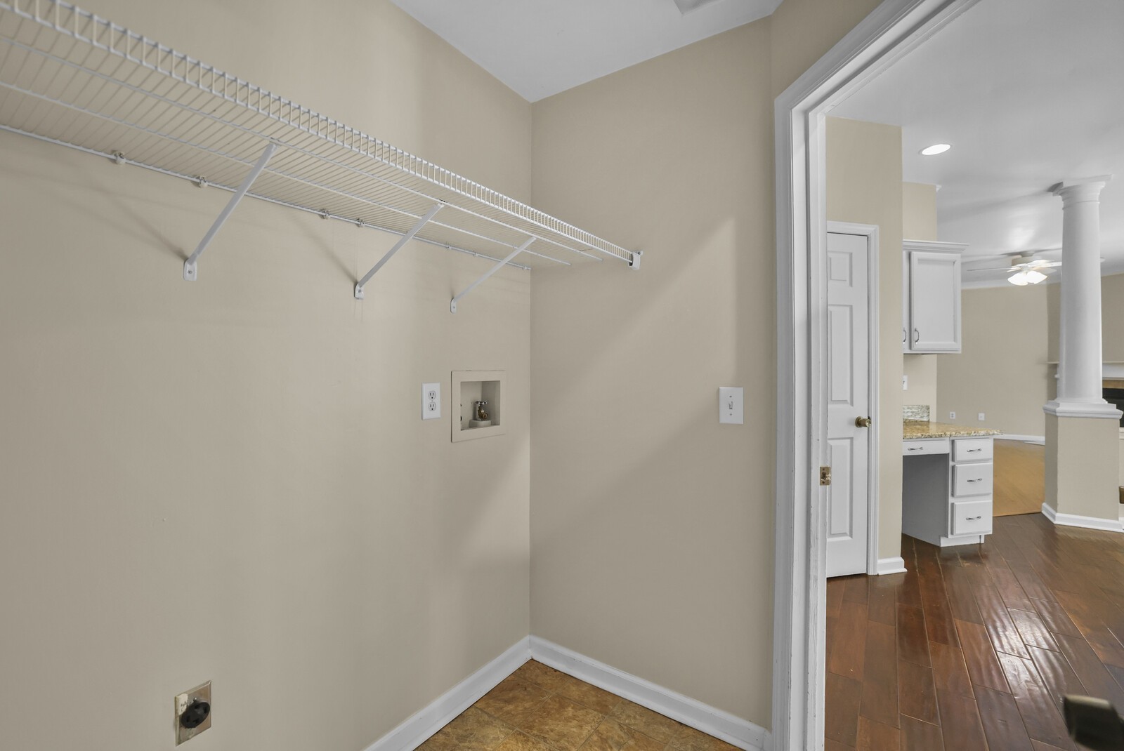 1301 Buckingham Cir