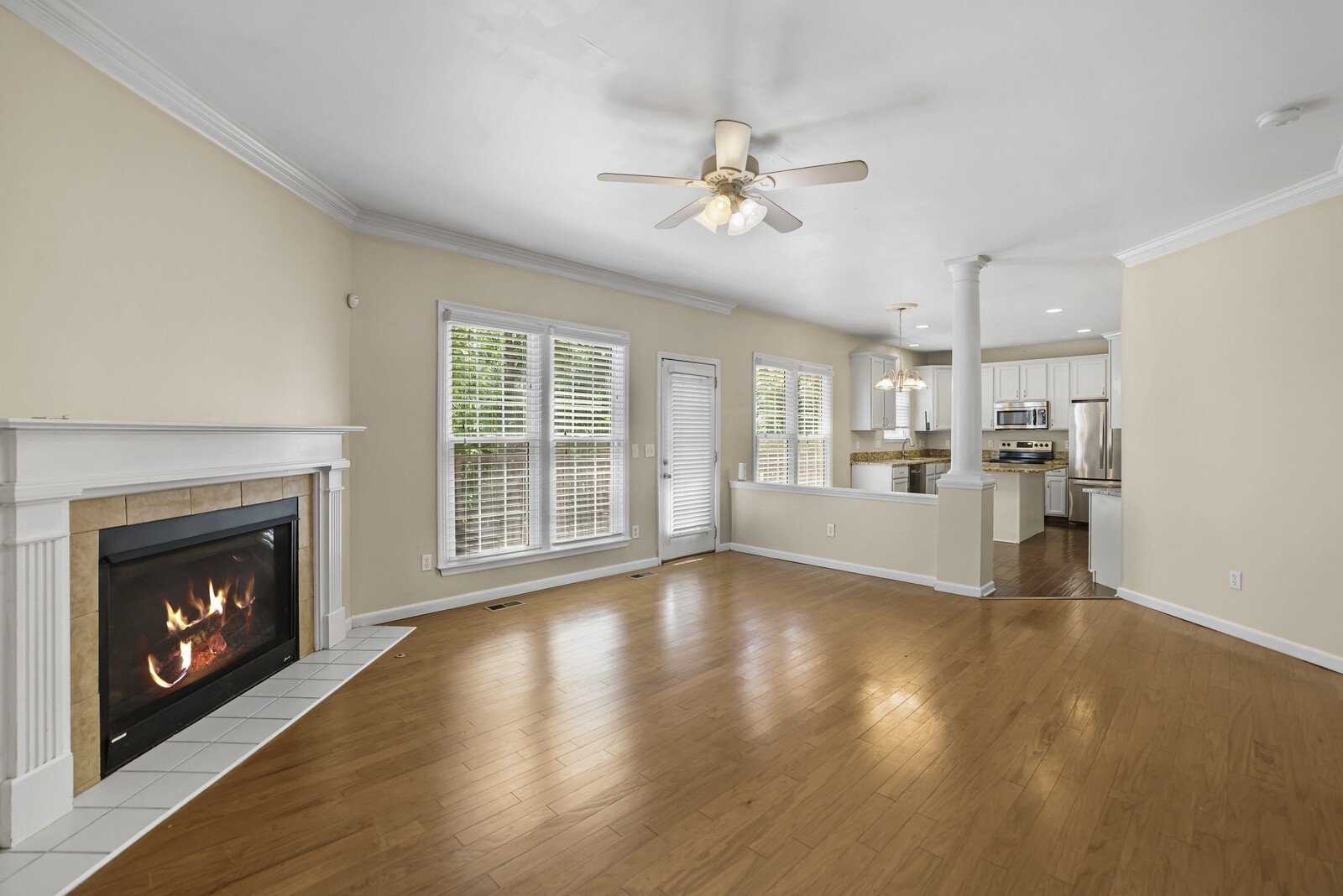 1301 Buckingham Cir