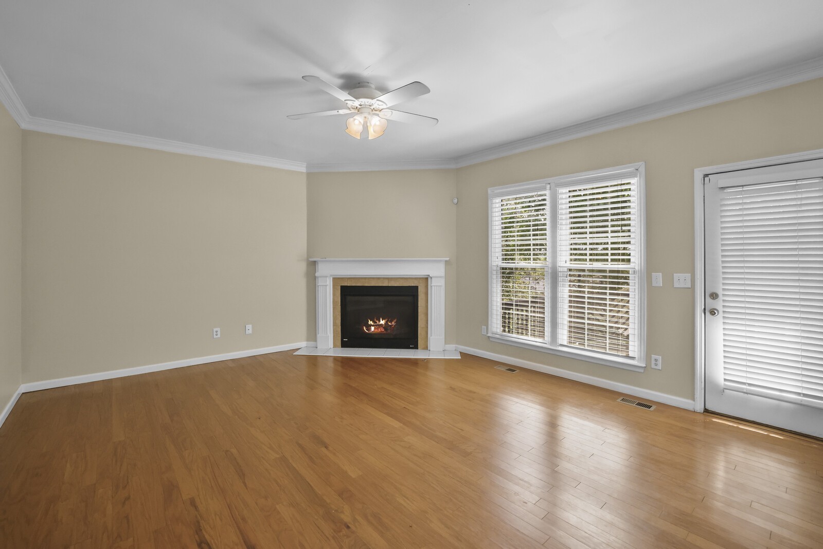 1301 Buckingham Cir