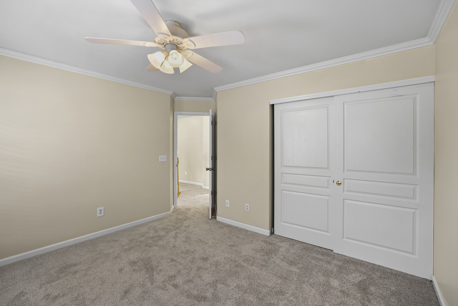 1301 Buckingham Cir