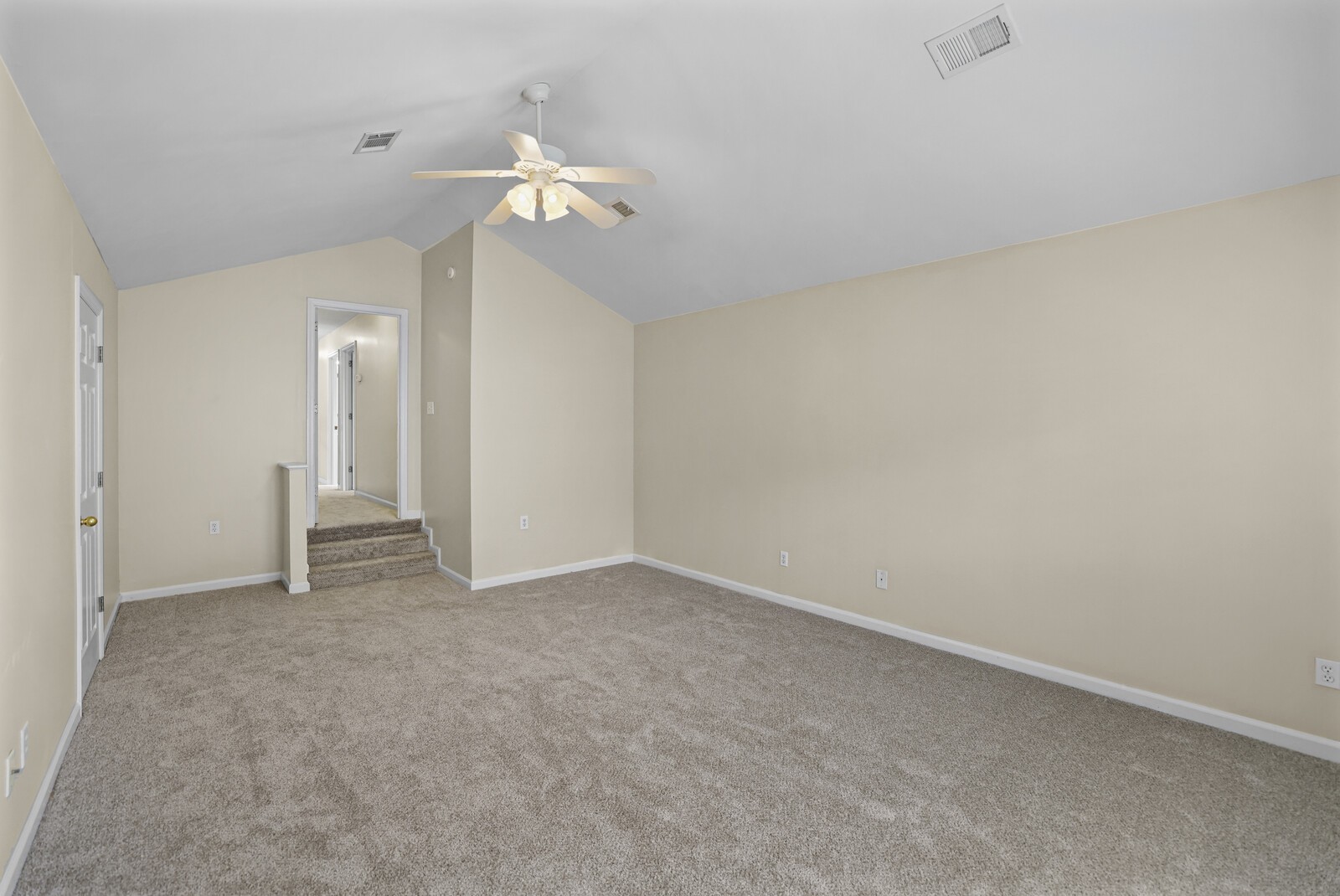 1301 Buckingham Cir
