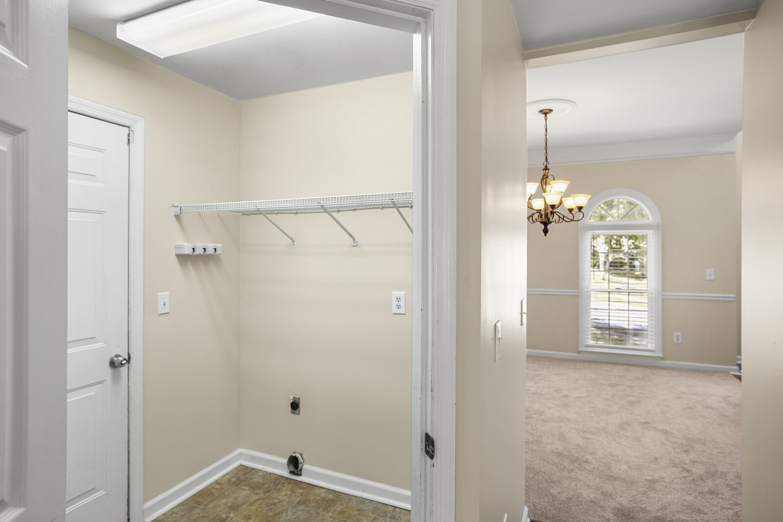 1301 Buckingham Cir