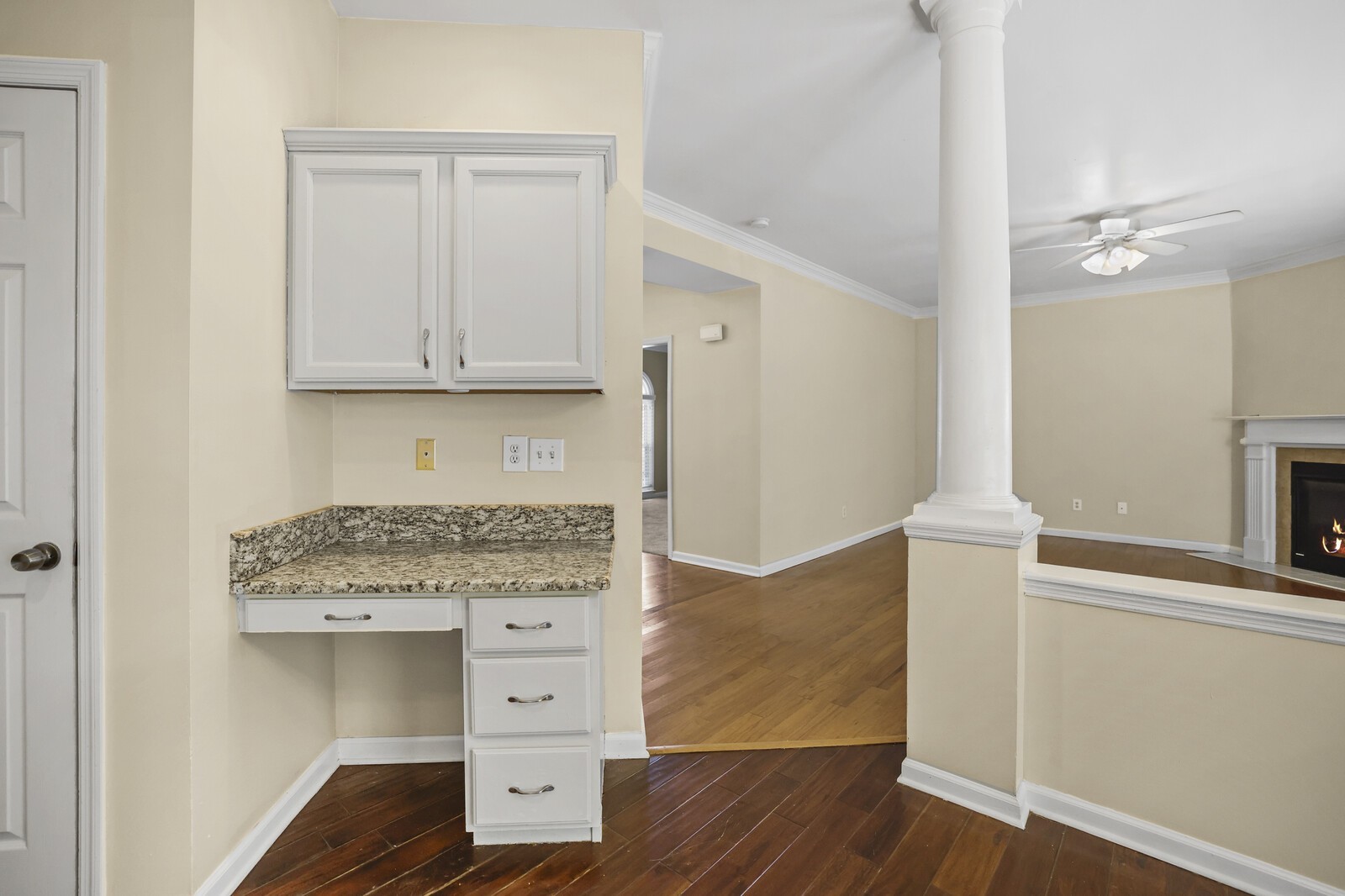 1301 Buckingham Cir