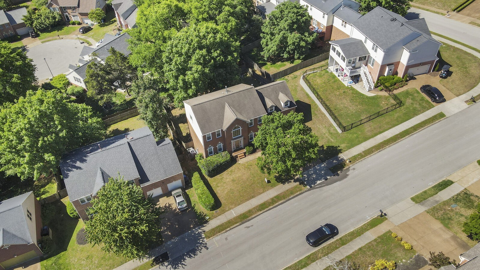 1301 Buckingham Cir